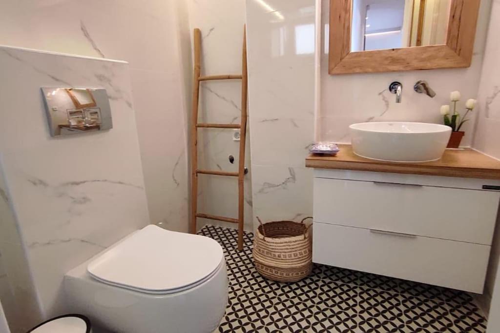 Harmony Suite In The Center Of Kalamata Exterior foto